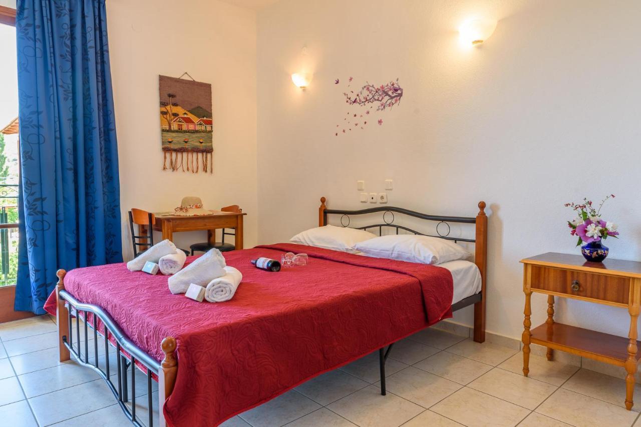 Des Roses Hotel Platanias  Eksteriør billede