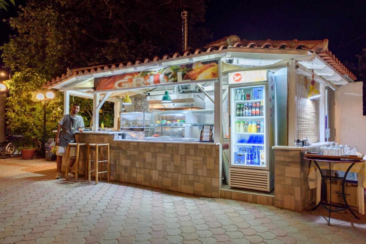 Des Roses Hotel Platanias  Eksteriør billede